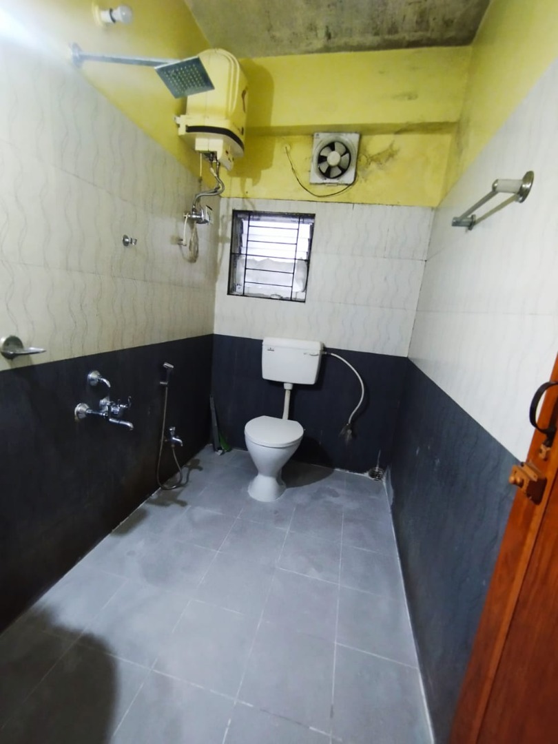 Unfurnished 4bhk in RG Baruah Rd, Zoo Tiniali, Guwahati, Assam, India for Rent